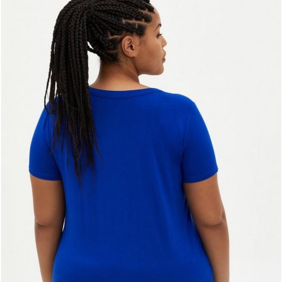 Super Soft crewneck with vertical slash tee - Picture 4 of 8